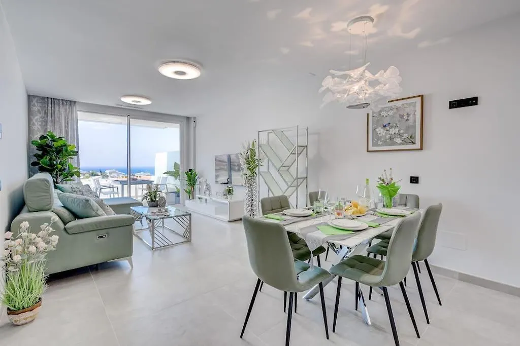 Luxury Apartment. Heated Pool. Ac. Ocean View! Costa Adeje  0*, Costa Adeje (Tenerife)